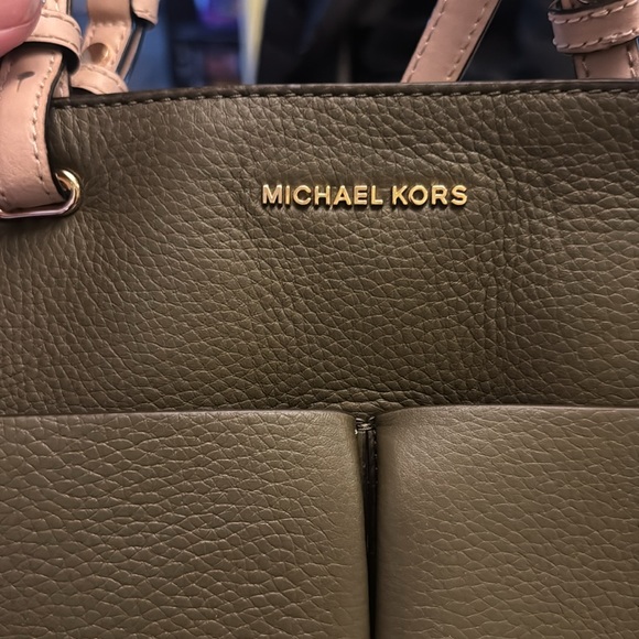 Brand new Micheal Kors Medium olive bag with tags still on it never used .. - Picture 2 of 5